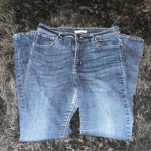 Levi’s Women’s 720 High Rise Jeans (31W 30L)